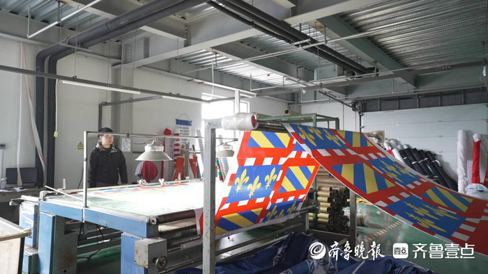 加拿大28-果然财经丨世界杯的旗子,被青岛这个小镇承包了|青岛市|肖常爱|德隆·威廉姆斯|青岛万德隆|美加墨世界杯_新浪新闻